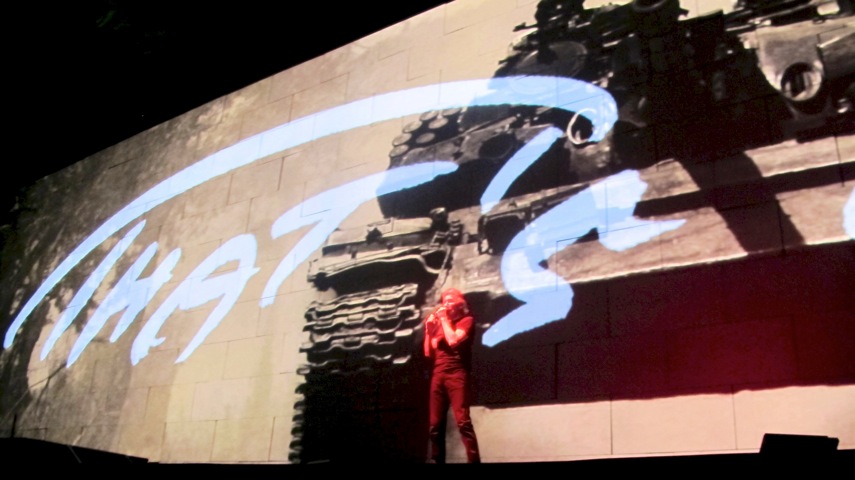 27 Roger Waters The Wall Sydney 2012-02-14.jpg